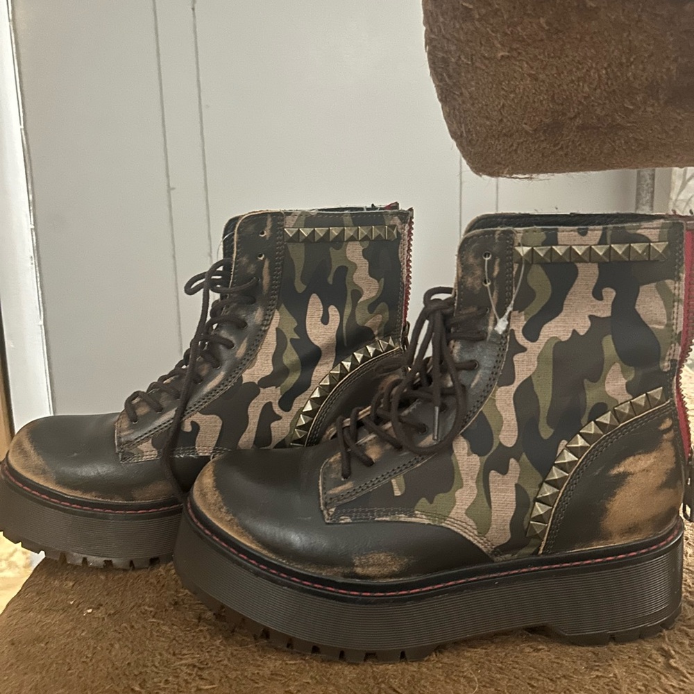 Steve Madden camo combat boots